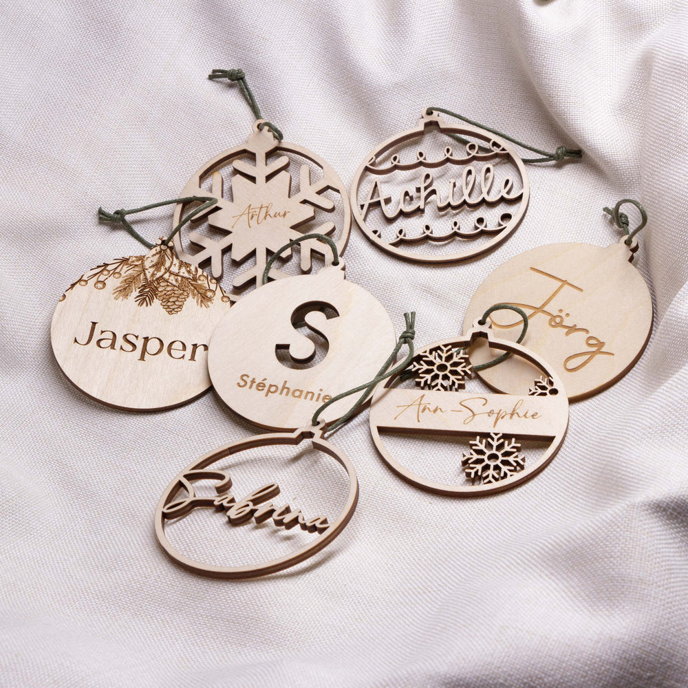 Houten kerstbal met gravering