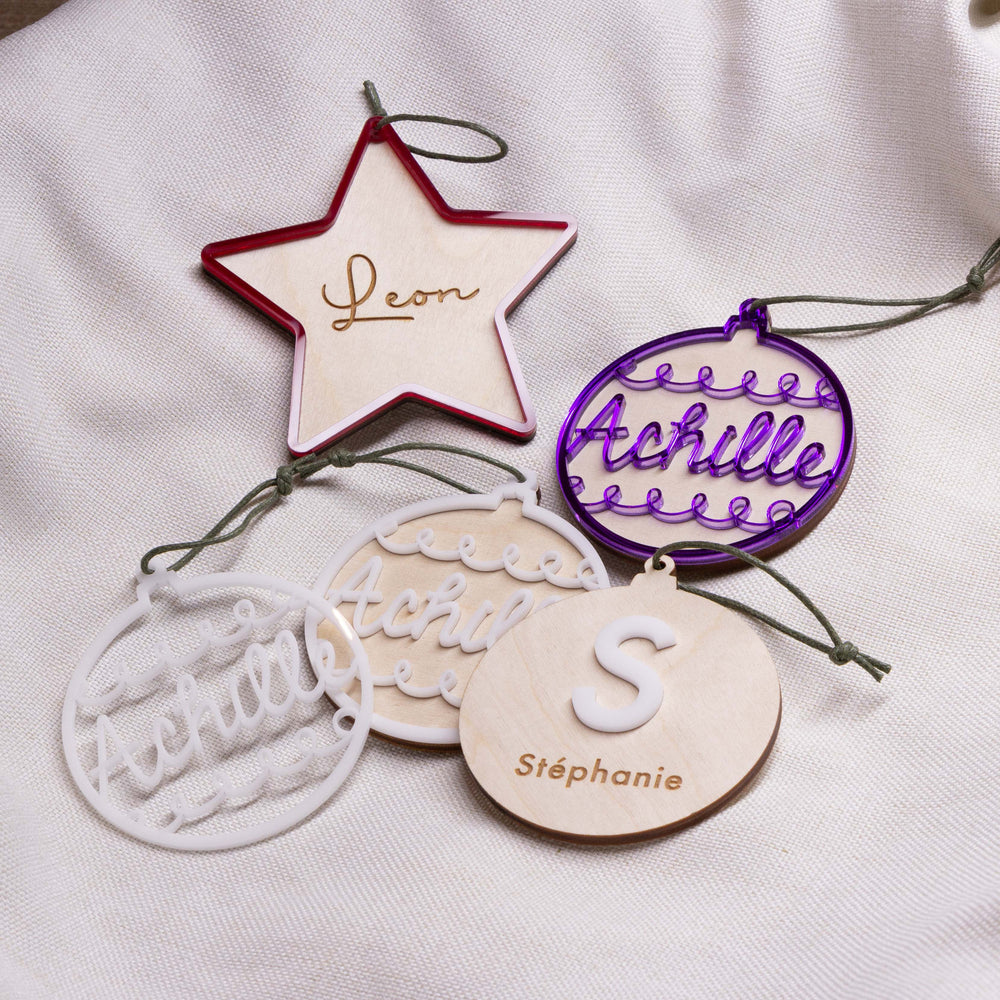 Houten kerstbal met acrylaat