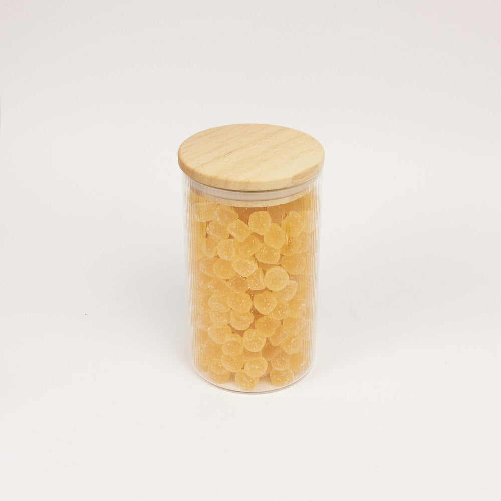 Glazen uitdeelpot geribbeld met houten deksel