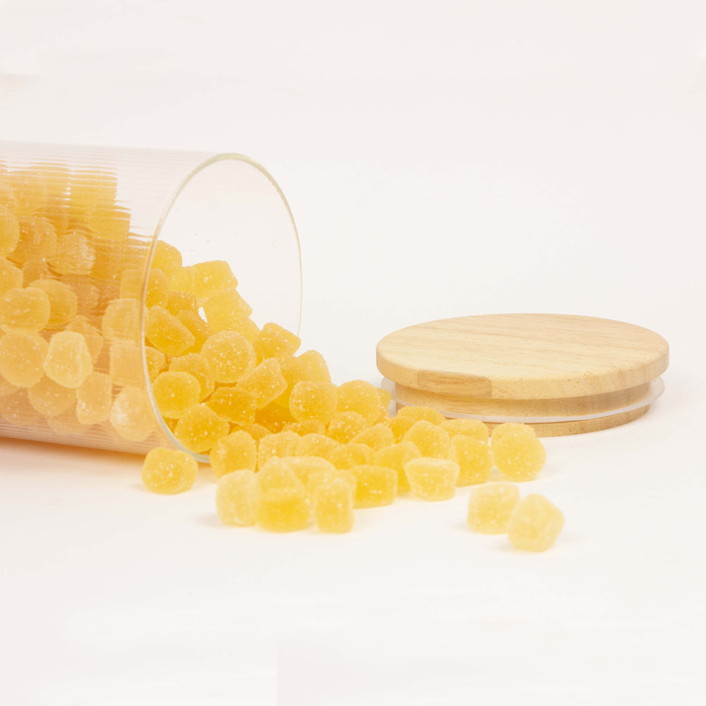 Glazen uitdeelpot geribbeld met houten deksel