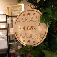 Houten nieuwjaarsbrief kerstbol