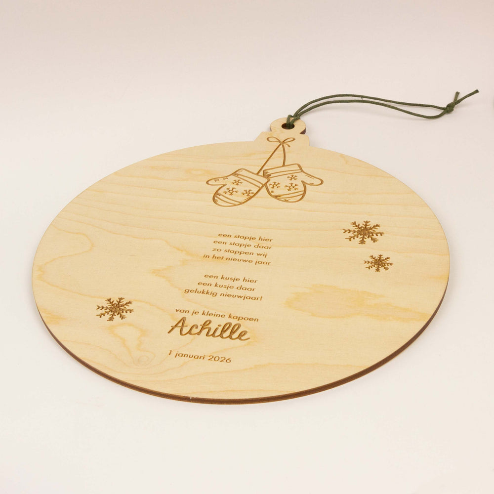 Houten nieuwjaarsbrief kerstbol